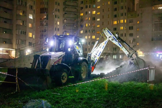 На проспекте Большевиков, 26/1, «Теплосеть Петербурга» завершила ремонтные работы: подача отопления в дома полностью восстановлена