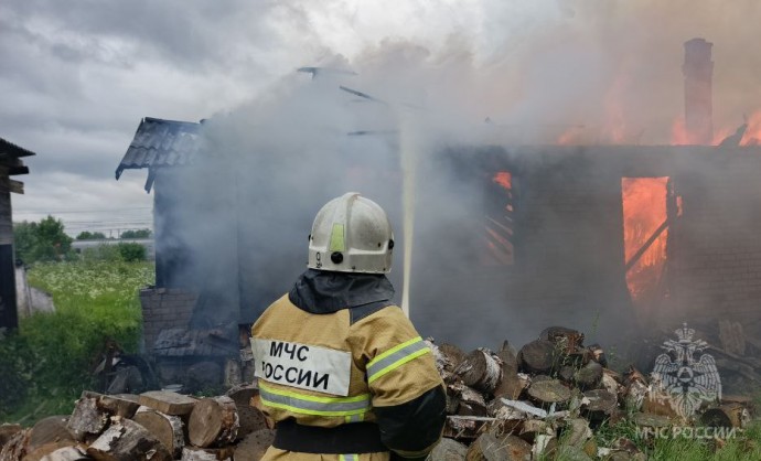 В городе Чудово на пожаре погибла женщина