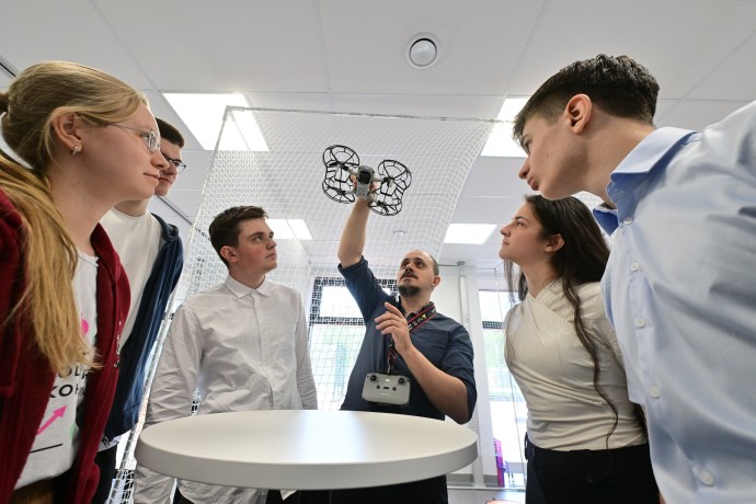 В России работает более 100 школ креативных индустрий В России работает более 100 школ креативных индустрий