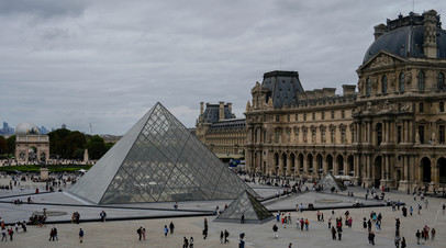 «Ювелирный магазин защищён лучше»: западные СМИ — о скандальном ограблении Лувра и «системном провале» Макрона «Ювелирный магазин защищён лучше»: западные СМИ — о скандальном ограблении Лувра и «системном провале» Макрона