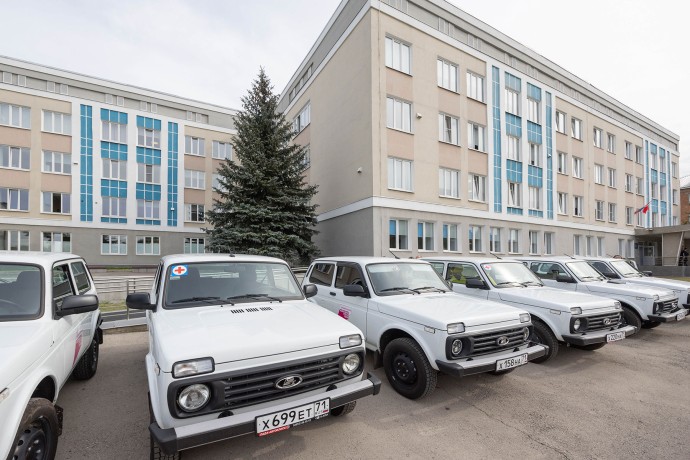 Дмитрий Миляев передал 17 новых автомобилей для сельских ФАПов Дмитрий Миляев передал 17 новых автомобилей для сельских ФАПов