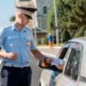 С ветерком на капоте: автомобиль астраханца-нарушителя отправили на штрафстоянку