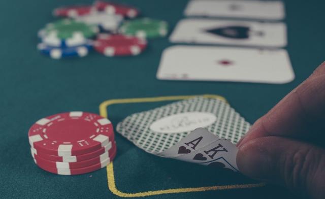 В Уфе будут судить организатора подпольного покерного клуба