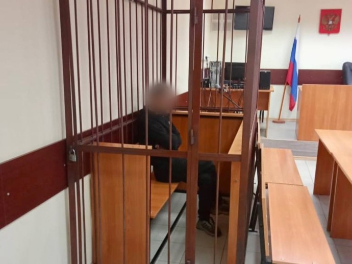 В Верхнекамском районе арестован рецидивист, напавший с ножом на подростков