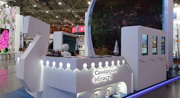 Почему оформление стенда стало новой формой политического и маркетингового высказывания