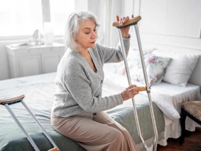 С возрастом равновесие теряется из-за снижения силы мышц — фитнес-тренер Глор