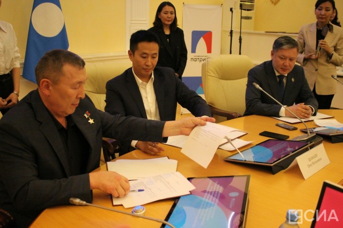 Минмолодежи Якутии и патриотические организации республики подписали соглашение