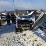 Пострадал водитель: автомобиль врезался в забор и повредил газовую трубу в Троицком