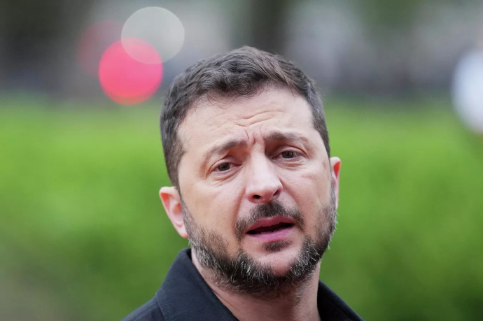 Журналист Хэннингсен назвал коррупционный скандал ударом США по Зеленскому