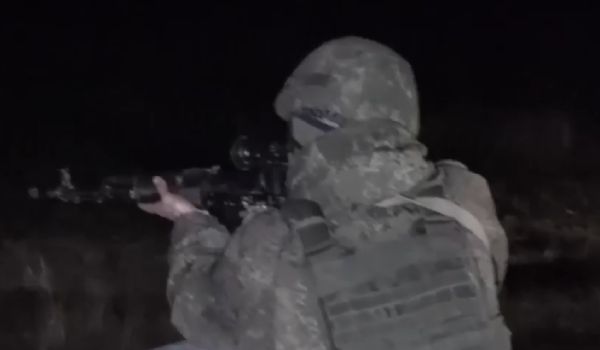 В Бурятии военнослужащие выполнили ночные стрельбы