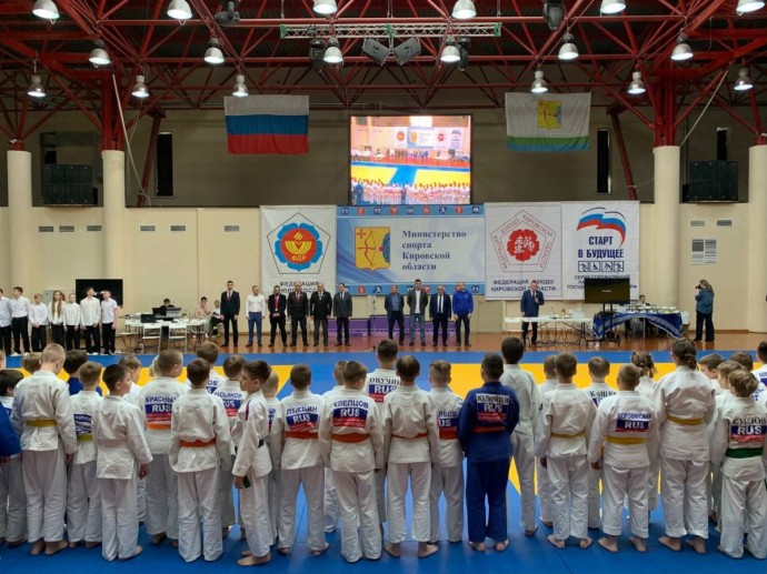 Кировские дзюдоисты показали мастерство на областных соревнованиях