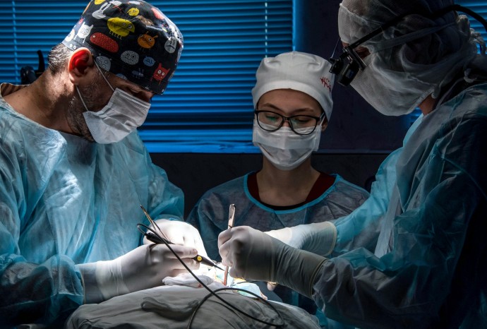 Врачи Красногорской больницы удалили мужчине пипетку из мочевого пузыря