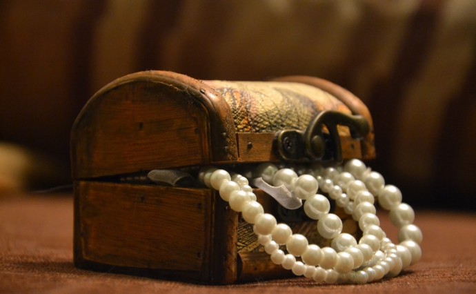 Дело о краже ювелирных изделий из общежития расследуют в Охе