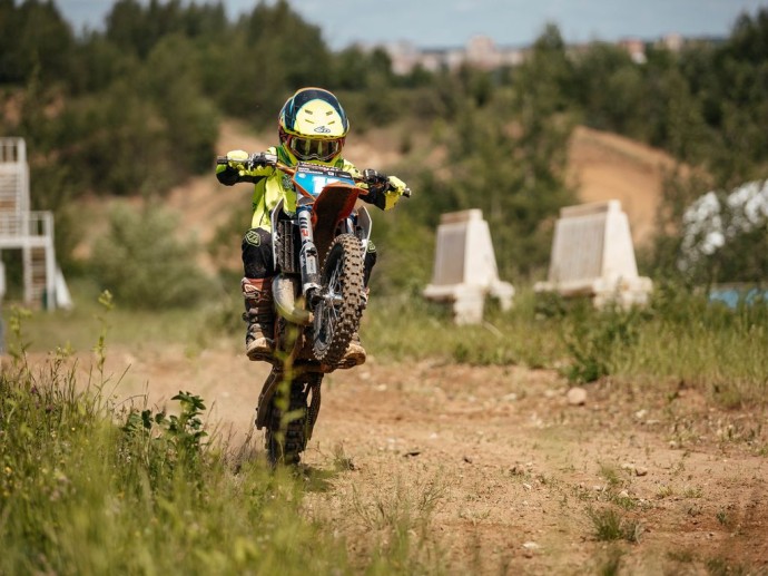 Творить историю. 10-летний белгородец выиграл первенство России по мотокроссу