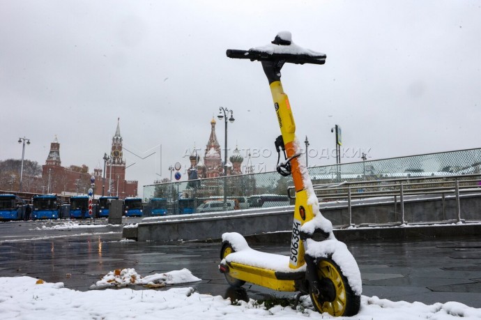 Аренда электросамокатов в Москве приостановлена из-за снегопада