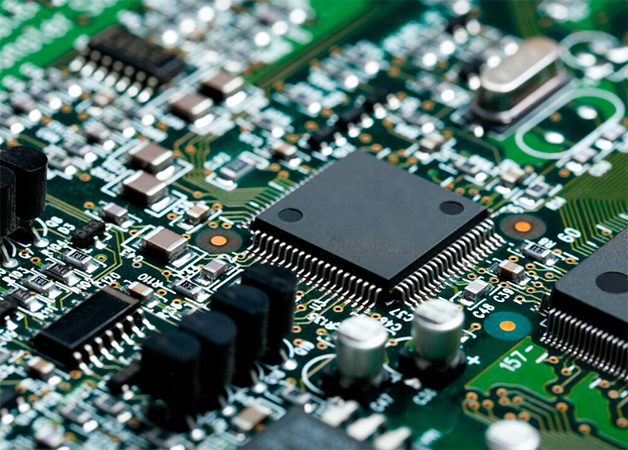 Минпромторг пообещал выделить производителям микроэлектроники средства на оборудование