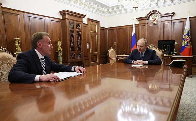 Встреча с председателем госкорпорации развития «ВЭБ.РФ» Игорем Шуваловым Встреча с председателем госкорпорации развития «ВЭБ.РФ» Игорем Шуваловым