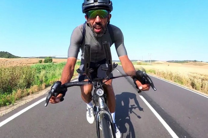 «Они в России не шутят»: велоэкстремал Сехили вернулся из приморского СИЗО во Францию