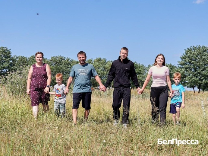 Счастье жить и трудиться. Как многодетная семья из ивнянской Покровки пришла к своему делу Счастье жить и трудиться. Как многодетная семья из ивнянской Покровки пришла к своему делу