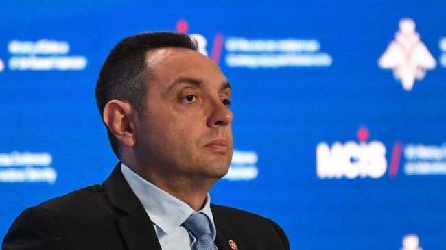 Вулин назвал организаторов протестов в Сербии