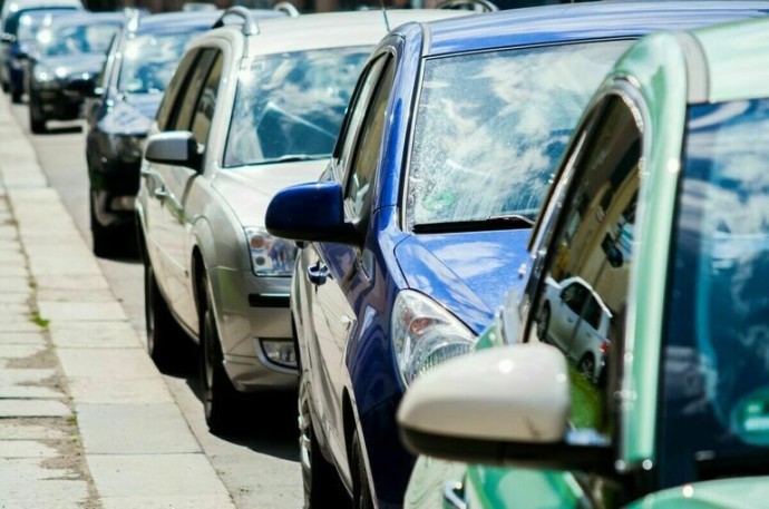 В очередях на Крымском мосту находятся более 2,1 тыс. автомобилей