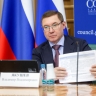 Якушев передал участникам СВО в Запорожской области автомобили и спецтехнику