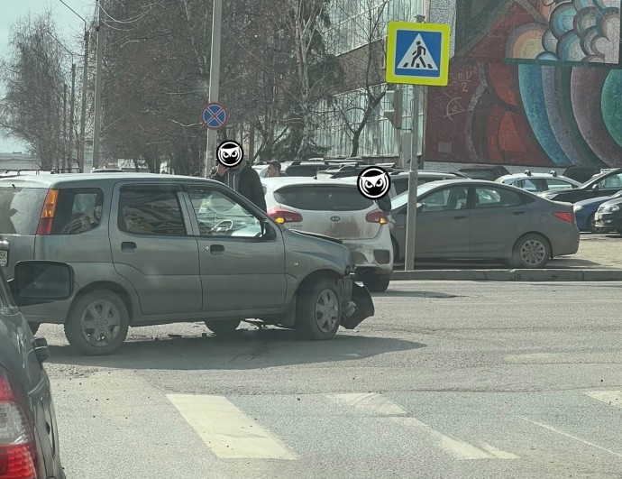 Лучше объезжайте. На перекрестке улиц Гоголя и Свердлова в Пензе случилось жесткое ДТП