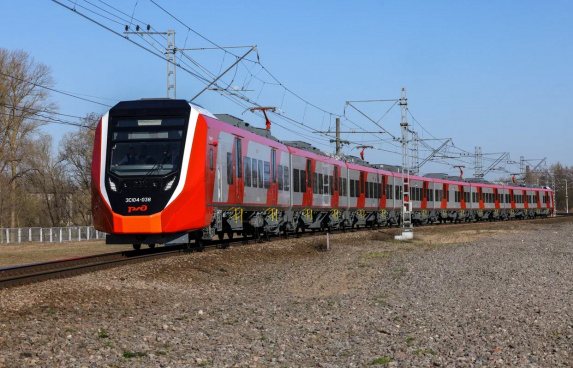В новогодние праздники из трех регионов пустят дополнительные поезда в Петербург