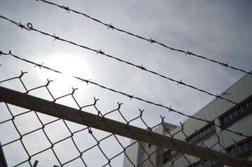Сисадмина из Петербурга обвинили в изнасиловании малолетней после того, как год звали зятем