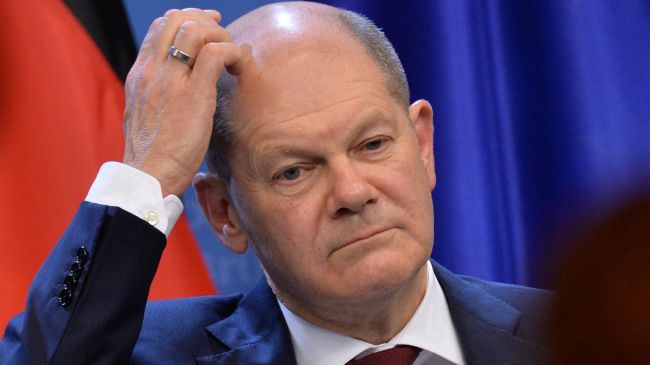 Президент ФРГ вручил увольнительные грамоты Шольцу и его правительству