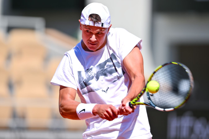 Руне получил травму в полуфинале турнира в Стокгольме и снялся с матча