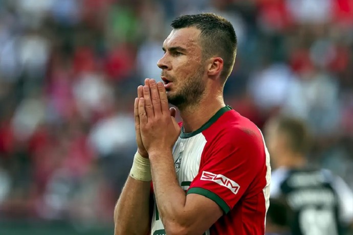 "Локомотив" после первого тайма обыгрывает "Акрон" в Кубке России "Локомотив" после первого тайма обыгрывает "Акрон" в Кубке России