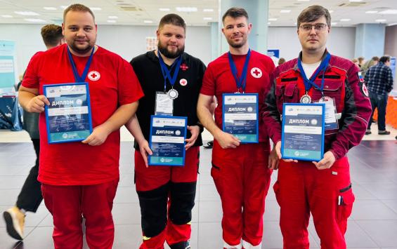 Курские медики взяли серебро на всероссийском турнире реанимационных бригад в Москве