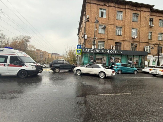 Массовое ДТП с 13 автомобилями произошло в центре Владивостока