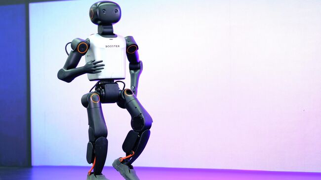 В Китае представили новую модель робота-гуманоида
