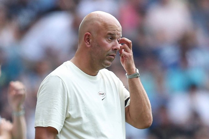 Слот назвал результаты «Ливерпуля» нелепыми и невероятными Слот назвал результаты «Ливерпуля» нелепыми и невероятными