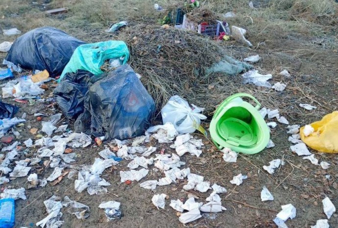 В Улан-Удэ рядом с кладбищем нашли незаконную свалку В Улан-Удэ рядом с кладбищем нашли незаконную свалку