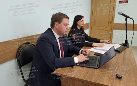 Блогер Аким Апачев оштрафован на 70 тысяч рублей за граффити в Судже