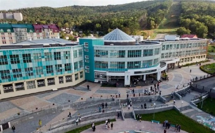 Пожар в гимназии №3 в Южно-Сахалинске не повлиял на работу учреждения