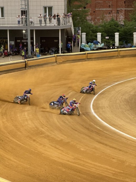 «Просто мясо»: во Владивостоке прошёл второй спидвей в сезоне