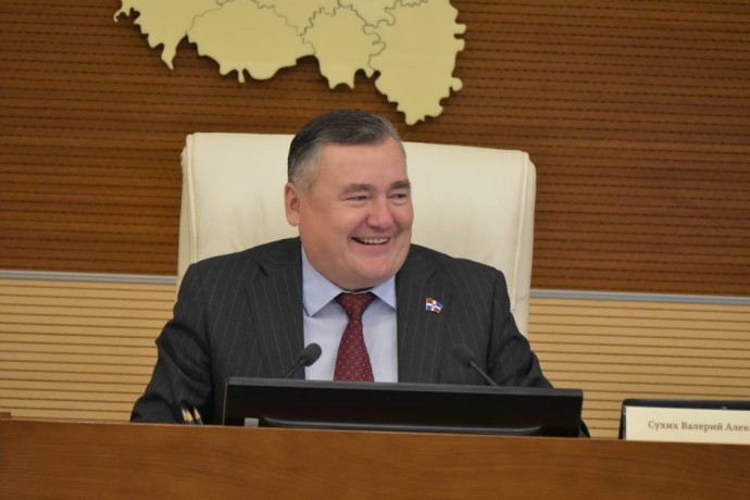 Валерий Сухих: «Дебаты помогают молодым людям тренировать свои навыки публичных выступлений» Валерий Сухих: «Дебаты помогают молодым людям тренировать свои навыки публичных выступлений»