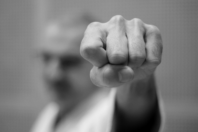 В Пензе разъяренный мужчина устроил спарринг с сожительницей