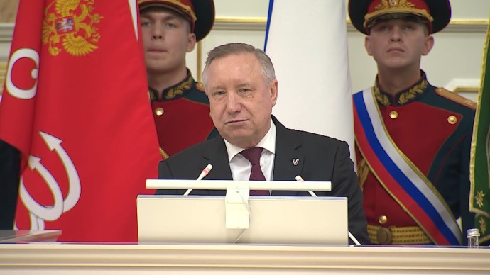 Городские танцевальные веранды, новые школы, награждение лучших судебных приставов: важнейшие пункты недельной повестки Александра Беглова