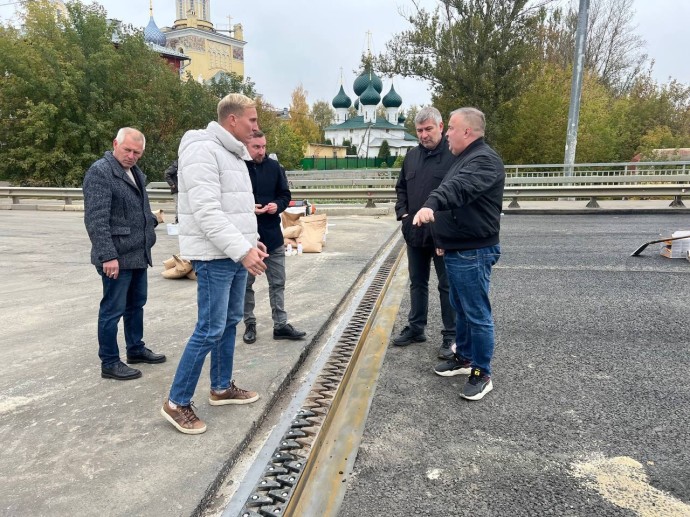Движение по Комсомольскому мосту в Ярославле могут открыть раньше срока Движение по Комсомольскому мосту в Ярославле могут открыть раньше срока