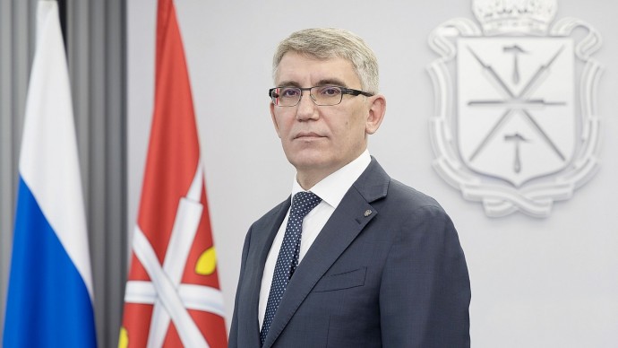 Дмитрий Миляев поздравил тулячек с 8 Марта