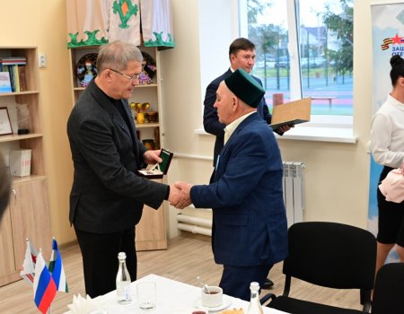 Глава Башкирии встретился в Туймазах с семьями погибших участников СВО