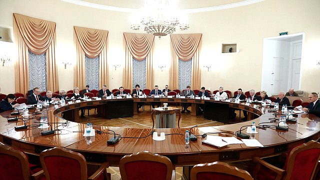 Комитет по охране здоровья рекомендовал ГД принять в первом чтении законопроект о понятии «медицинская услуга»