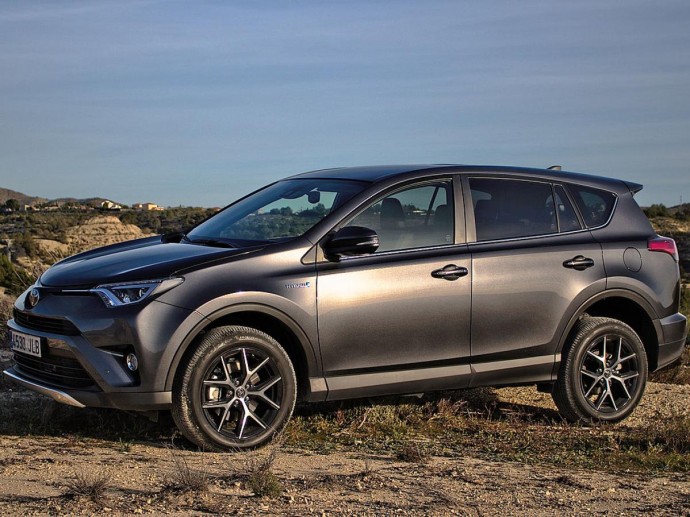 Покупатели сходят с ума по этим кроссоверам: они пережили моду, кризис и даже санкции Покупатели сходят с ума по этим кроссоверам: они пережили моду, кризис и даже санкции