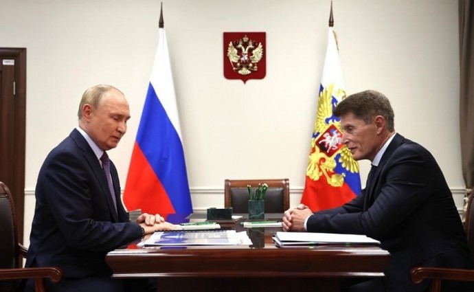 Президент России Владимир Путин повысил зарплаты губернаторам