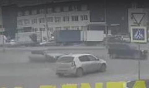 Момент наезда на пешехода на улице Перспективной в Пензе попал на видео